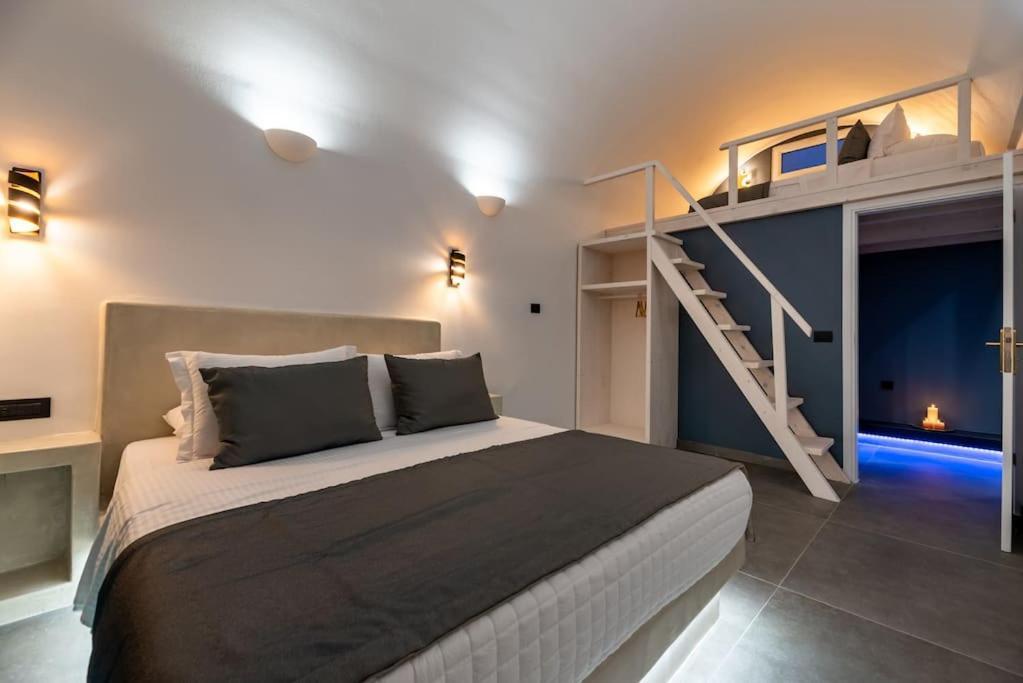 The Penthouse Santorini, Kamari, Thira סנטוריני