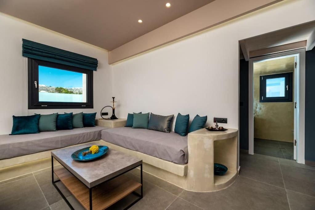 The Penthouse Santorini, Kamari, Thira סנטוריני