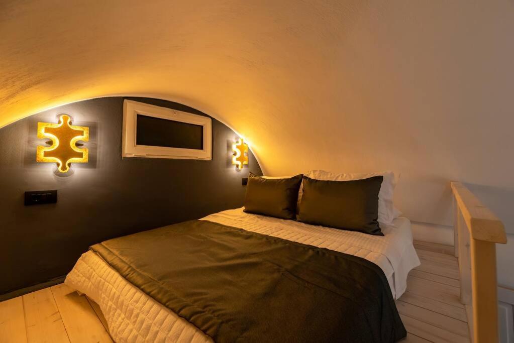 The Penthouse Santorini, Kamari, Thira *