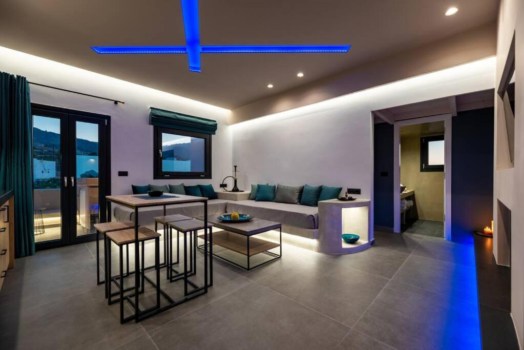 The Penthouse Santorini, Kamari, Thira